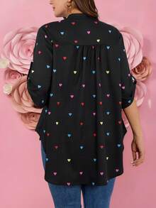 SHEIN LUNE 大码V领长袖爱心印花休闲浪漫情人节上衣 - 彩色 - 查看 2