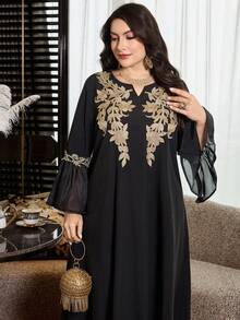 Al Najma 大码女式阿拉伯风格优雅花卉拼接长款宽松连衣裙，适合春秋季穿着 - 黑色 - 查看 5