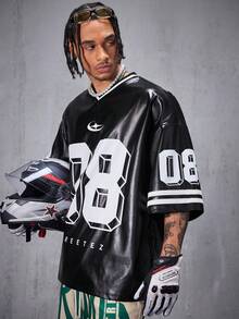 AXEPEAK 男士宽松V领数字印花短袖篮球球衣式T恤，PU皮革材质，适合夏季、校园、街头服饰以及秋冬季穿着。 - 黑色 - 查看 2