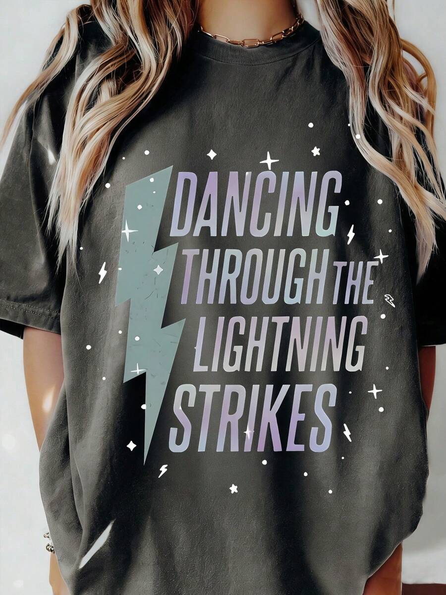 DrmWander Áo thun cỡ lớn in hình "Nhảy múa giữa những tia sét", chất liệu nhẹ, thoáng khí, cổ tròn, kiểu dáng thường ngày, có thể giặt máy. Lựa chọn hoàn hảo cho thời trang nữ mùa xuân hè 2026. - Màu xám đen - Xem 1