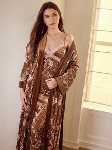 MOTF PREMIUM 撞色蕾丝花卉印花丝绒吊带睡裙 - 棕色 - 查看 6