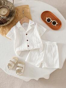 SHEIN 男婴夏季休闲几何镂空设计白色衬衫短裤套装（2件套），适合外出、拍照和派对穿着。 - 白色 - 查看 5