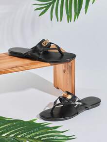 SHUZIA #QuietLuxury 女士圆头极简主义设计师款金属点缀高级人造革黑色人字拖凉鞋——时尚、百搭、易配 - 黑色 - 查看 7