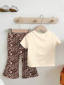 SHEIN 2pcs/Set Baby Girl Casual Fashionable Cute Leopard Print Cherry Pattern Short Sleeve T-Shirt And Leopard Print Flare Pants Set, Suitable For Spring/Summer, Vacation And Daily Wear - Multicolor - View 3