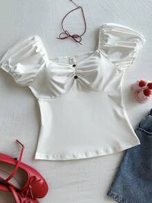 Áo kiểu Pháp màu trắng dành cho bé gái tuổi teen, kiểu dáng cổ điển tay phồng xếp ly phía trước, điểm nhấn là hàng cúc đen, viền bèo nhún, trang phục công chúa ngọt ngào cho các bé gái 8-14 tuổi, phong cách thời trang mùa hè thanh lịch trên . - trắng - Xem 4