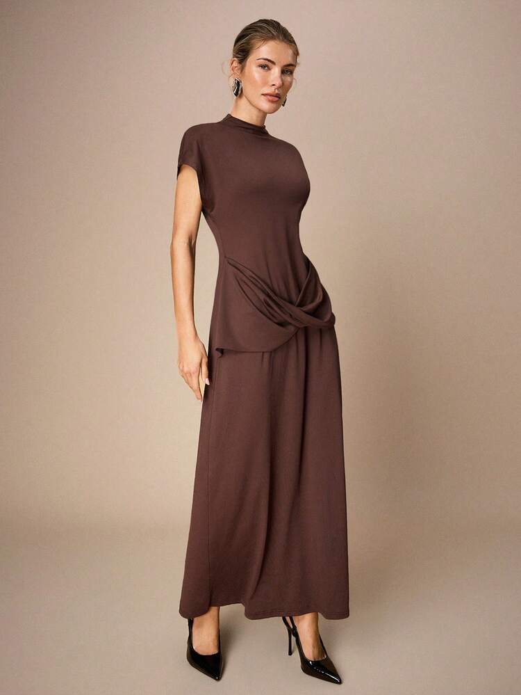 SHEIN Maija Women's Elegant Solid Color Short Sleeve Dress, Simple And Generous Design Showcases Graceful Elegant. Suitable As Wedding Guest Attire, Also Appropriate For Various Formal Occasions. Crafted With Comfortable Fabric, Well-Tailored, The Brown Tone Is Understated And Elegant, Accentuating Feminine Gentleness And Charm.