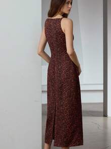 Aveloria Modichic Robe longue minimaliste élégante à fines bretelles et épaules dénudées, coupe slim, en tissu suédé imprimé léopard, style mode français - Multicolore - Voir 2