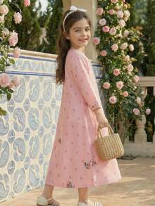 SHEIN Girls' Pink Dress, All-Over Print, Long Sleeve Loose Fit Vintage Elegant Dress, Comfortable Fabric, Suitable For Daily Wear & Outings Classic Pink Floral Embroidered Elegant Vintage Casual Modest Abaya Dress, Suitable For Young Girls In Spring/Summer, Graceful Long Sleeve Maxi Dress, Prayer Abaya, Easy Comfort, Casual Wear, Vacay Vibes, Modest Kaftan, Kids Jalabiya - Pink - View 7