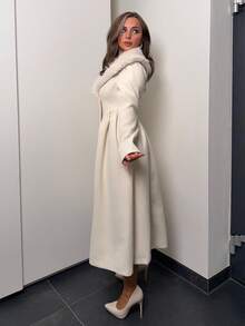 Jeta Ari 女士仿毛皮领双排扣大衣 - 杏色 - 查看 5