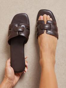 SHUZIA 女士简约休闲舒适交叉平底凉鞋 - 咖啡棕 - 查看 2