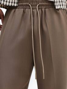 SUMWON 修身抽绳裤，饰有金属品牌标识，宽松弹力腰带 - 棕色 - 查看 7