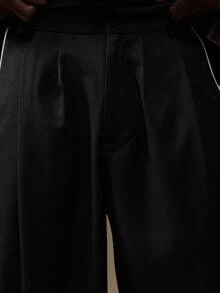 SUMWON 直筒修身，腰部褶裥设计，撞色滚边细节，现代正式商务休闲正装裤，适合办公室等专业场合穿着。 - 黑色 - 查看 8