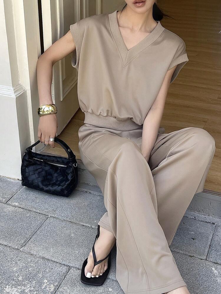 Women's Solid Color V-Neck Short Sleeve Top And Pants 2 Pieces Set