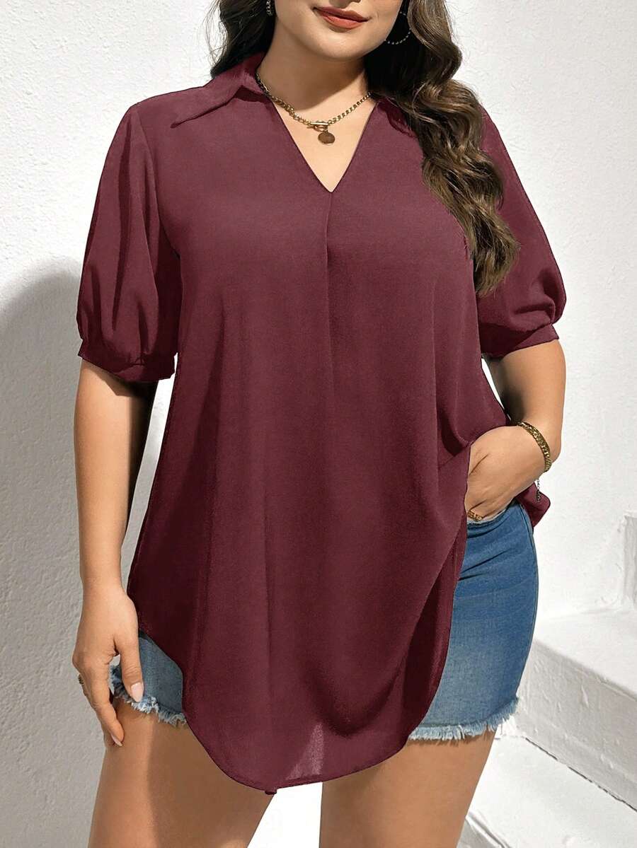 SHEIN Essnce 大码女式夏季休闲宽松V领黑色衬衫,夏季女装,黑色上衣,教师衬衫,职业女式衬衫,夏季女式衬衫,女士衬衫,妈妈装,夏季上衣,飘逸衬衫,夏季套装,黑色衬衫 - 紅木色 - 查看 1