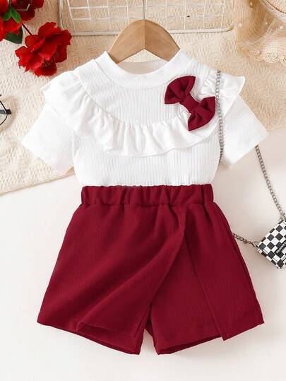 女婴可爱荷叶边罗纹针织上衣配蝴蝶结，珍珠装饰开衩裙短裤套装