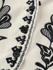 Lyxana Sleeveless Vintage Print V-Neck Jacket - Black and White - View 3