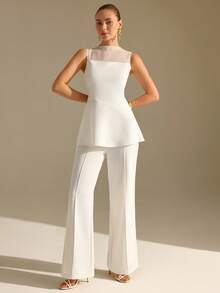 CLARA VERO 白色荷叶边无袖上衣和高腰铅笔裙套装：修身腰部设计，凸显身材曲线，完美适用于办公室穿着或优雅的日间会议，采用无弹力光滑涤纶面料，荷叶边下摆细节，线条简洁，后背隐形拉链。 - 白色 - 查看 7