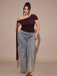 SHEIN BAE 大码女式不对称肩部褶皱宽松衬衫，咖啡棕色，优雅适合度假和通勤，春夏皆宜；酒红色露肩性感缎带荷叶边优雅上衣；红色上衣；圣诞上衣；约会上衣；新年派对上衣；冬季女装；外出女装；婚礼上衣；毕业典礼上衣；返校上衣；生日派对上衣；情人节上衣；优雅上衣。 - 咖啡棕 - 查看 2