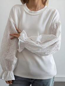 DAZY 女士圆领烧花刺绣荷叶边袖口休闲日常长袖T恤 - 白色 - 查看 4
