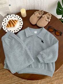 Bộ đồ thể thao 2 món cho bé trai, kiểu dáng thường ngày, thoải mái, màu trơn, gồm áo hoodie dài tay cổ polo và quần nỉ, chất liệu dày dặn giữ nhiệt, thích hợp đi học. - Xám - Xem 4