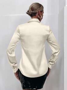 SHEIN Clasi 女士纯色翻领单排扣休闲百搭通勤长袖衬衫 - 米色 - 查看 2