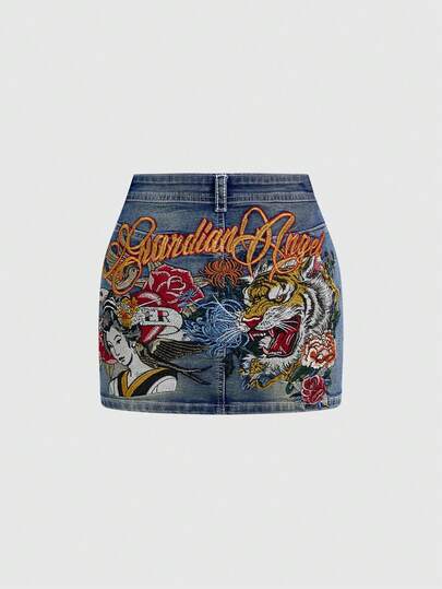 J-Fashion تنورة جينز قصيرة للنساء بخصر منخفض بطراز رجعي من الطراز الصيني الجديد، مطرزة بزهور الكريزانثيموم والكارب بألوان متباينة