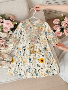 SHEIN Baby Girl Floral Pattern Ribbon Trim V-Neck Cute Dress - Chocolate Brown - View 5