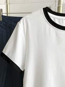 SHEIN Camiseta de manga corta de verano con cuello redondo, estampado de caballero y ribete de contraste para mujer - Blanco - Ver 4