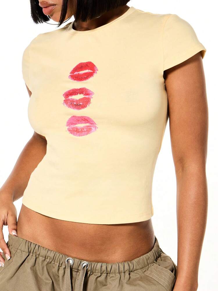 SUMWON WOMEN Cropped Graphic Tee With Kiss Print