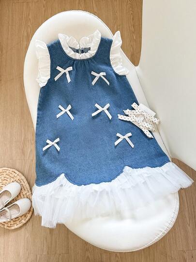 SHEIN Playful Pals 一件女童圆领荷叶边无袖牛仔连衣裙，饰有蝴蝶结和波浪网纱下摆，优雅可爱休闲A字连衣裙，适合夏季外出、旅行和摄影