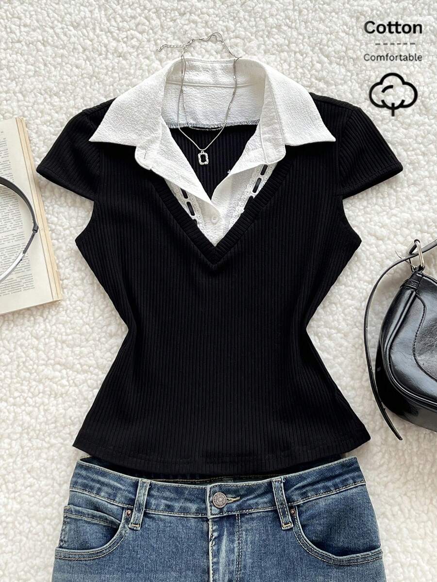 Elamini Top de punto de manga corta con cuello en V en contraste de blanco y negro - Blanco y Negro - Ver 1