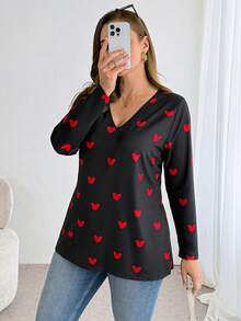 SHEIN Essnce Áo thun dài tay cổ chữ V xẻ cao màu đen in hình trái tim, chất liệu co giãn thoải mái, dành cho nữ, thích hợp mặc hàng ngày, mùa xuân và thu, thời trang thường ngày. - màu đen - Xem 3