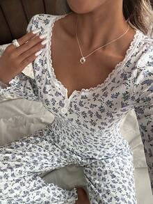 CottageSlumber 蕾丝边方领双扣浪漫碎花长袖睡衣套装 - 彩色 - 查看 3