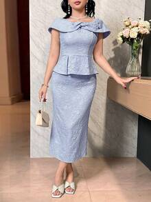Modelyn Bộ đồ 2 món thanh lịch dành cho nữ: Áo và chân váy midi họa tiết hoa jacquard đính ren, xếp ly. - Màu xanh lam - Xem 8