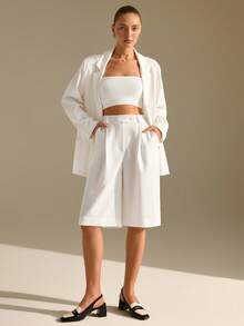CLARA VERO 白色翻领西装外套和阔腿短裤套装：直筒版型，剪裁精致，适合正式会议或毕业典礼等场合，采用无弹力绉纹涤纶面料，线条流畅，细节经典。 - 白色 - 查看 2