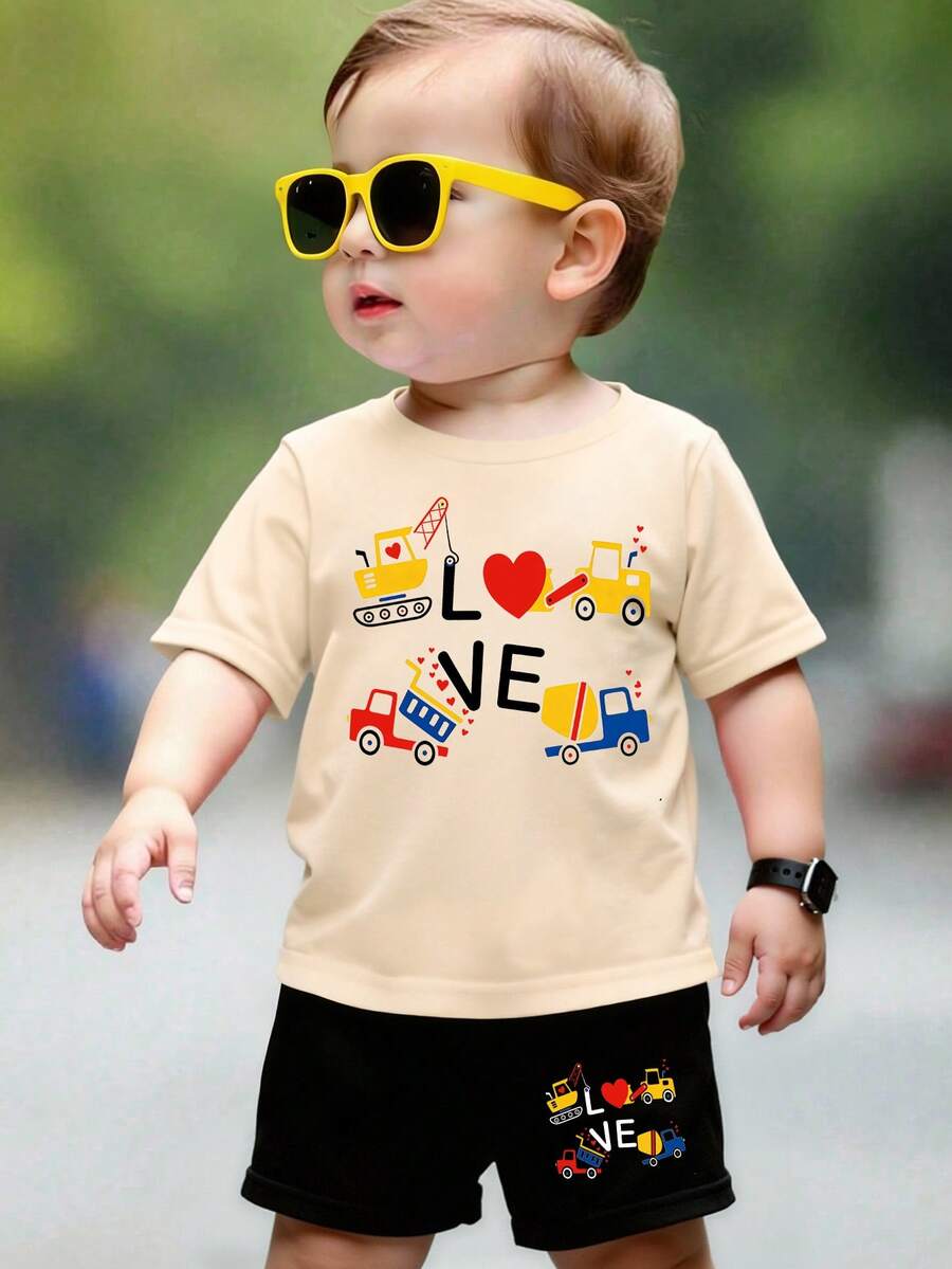 SHEIN 一套男婴休闲创意个性化清新简约可爱卡通卡车挖掘机爱心图案字母印花短袖T恤和短裤,舒适套装,适合情人节节日氛围 - 彩色 - 查看 1