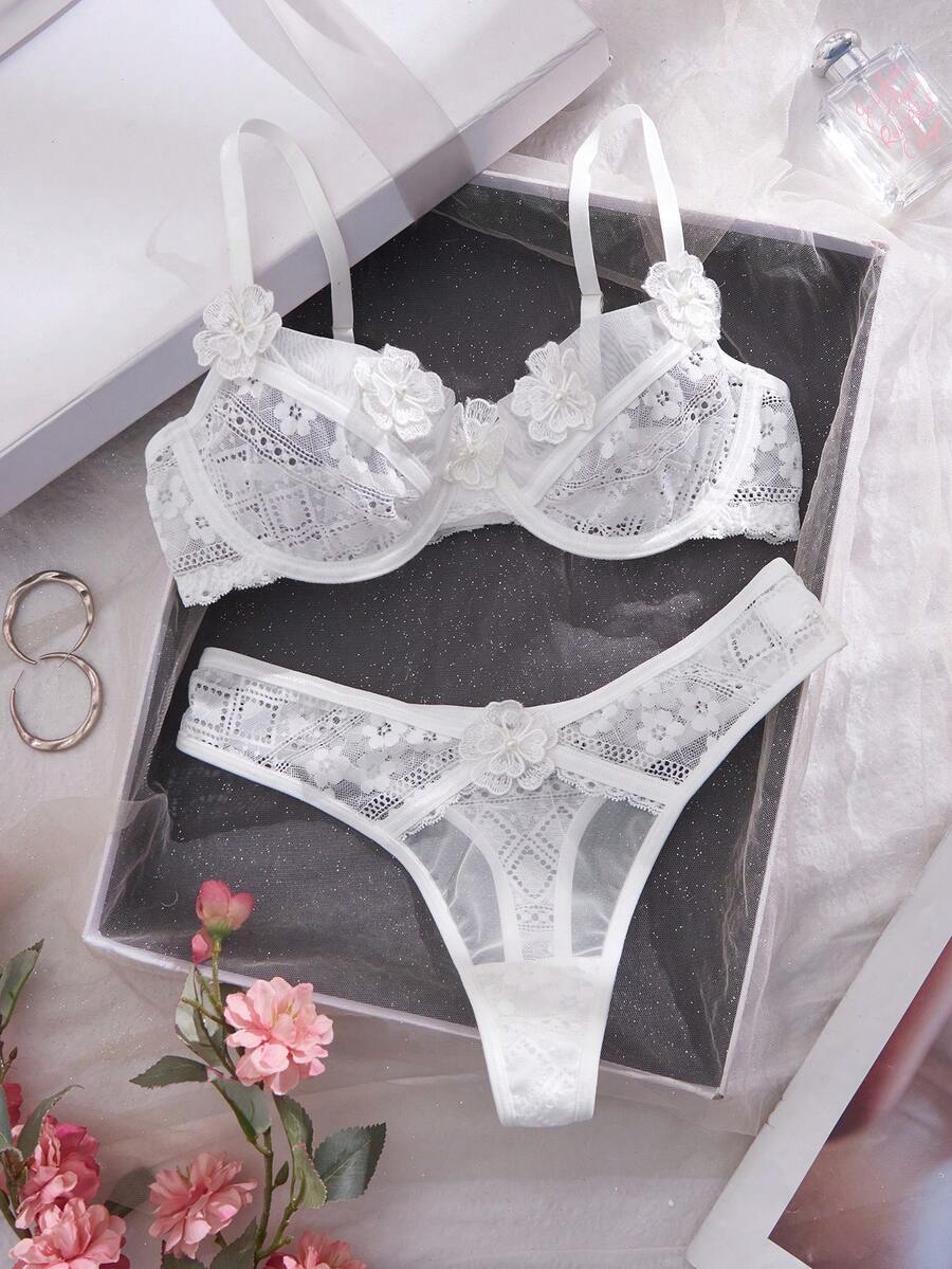 SHEIN 2件套女士蕾丝拼接珍珠花朵装饰内衣套装，性感文胸和内裤 - 白色 - 查看 1