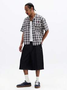 SUMWON 宽松版型格纹短袖衬衫，翻领设计，带前口袋，休闲棉混纺面料，适合春夏穿着。 - 黑與白 - 查看 3