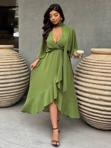 SHEIN LUNE 彩色条纹露背吊带长裙，适合春夏穿着的大码女装。非常适合休闲度假和日常出行。 - 綠色 - 查看 8