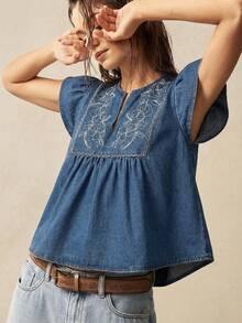Bohemela Blus Denim Kasual Lengan Bergelombang Leher V Bordir Bunga untuk Wanita Ukuran Plus - Medium Wash - View 6