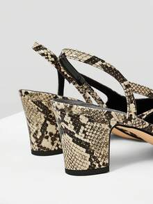 MOTF WOMEN SPLICING SNAKESKIN PATTERN PU LEATHER PUMPS - Apricot - View 4