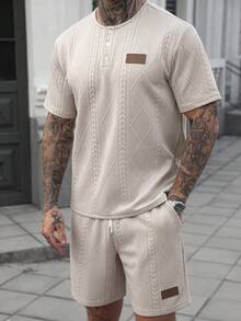 Manfinity CasualCool 男士休闲仿针织纹理叠层半拉链T恤和短裤套装 - 卡其色 - 查看 5