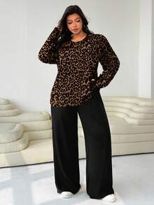 Solflare 2 piezas Conjunto de camiseta de cuello redondo holgada con estampado de leopardo y pantalones rectos para mujer talla grande, color negro, apto para primavera y otoño - Multicolor - Ver 3