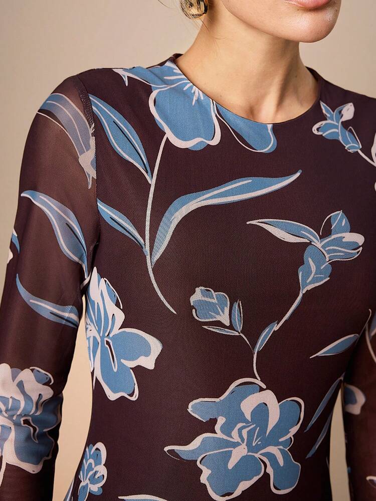 SHEIN Maija Damska, letnia, swobodna, mini sukienka z długim rękawem i kwiatowym nadrukiem, lekka i zwiewna, z eleganckim, kwiatowym wzorem, emanująca świeżością i romantyzmem. Prosty krój, wygodna i swobodna, odpowiednia na wakacje, na co dzień, a także na romantyczne okazje, takie jak Walentynki. Modny wybór do letniej garderoby.