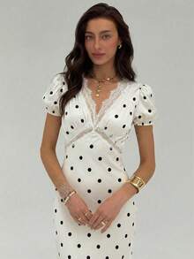 Aloruh 波点提花蕾丝领拼接心形领优雅浪漫鱼尾连衣裙 - 杏色 - 查看 3