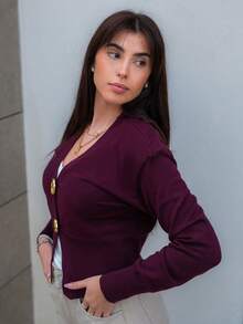 Hitanina 女士时尚休闲简约不对称纽扣针织开衫，精致设计毛衣上衣 - 酒紅色 - 查看 2