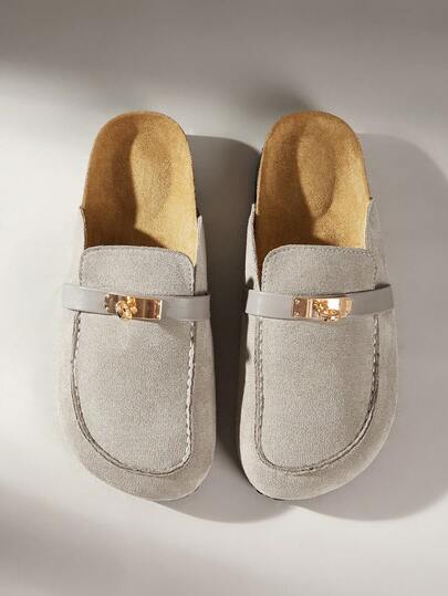 Solecia Women's Metal Decor Casual Fashionable Flat Sandals