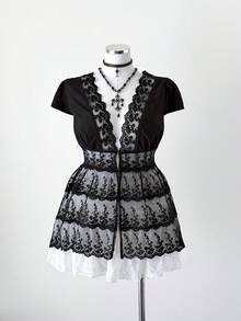 Sunspun Áo kiểu cổ chữ V cổ điển phối ren hoa. - màu đen - Xem 4