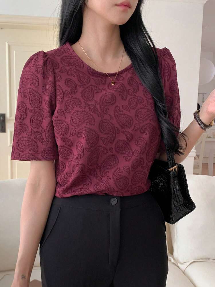 Women's Casual Crew Neck Textured Cashew Flower Print Short Sleeve Pullover T-Shirt, Elegant Resort Style Summer