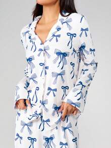 MISSGUIDED 长袖蝴蝶结印花睡衣套装，家居服，纽扣领，宽松版型 - 藍色 - 查看 5